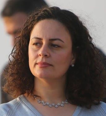  السيدة / نداء طويل ديسي 